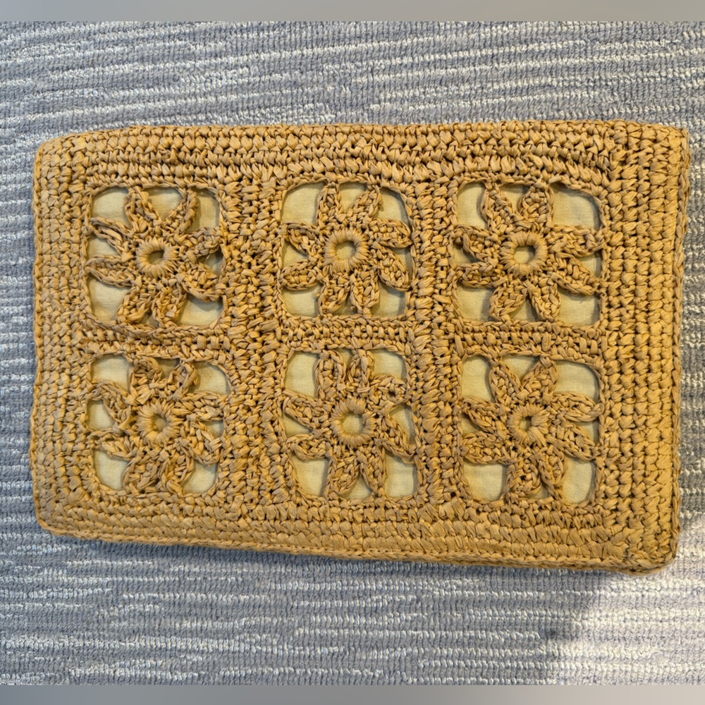 Poolside Crochet Clutch